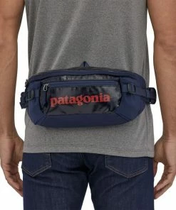 Patagonia Black Hole Waist Pack 5L Black 5 Patagonia Black Hole Waist Pack 5L Black -Glasgow Angling black20hole20waist20pack205l20black20back20example