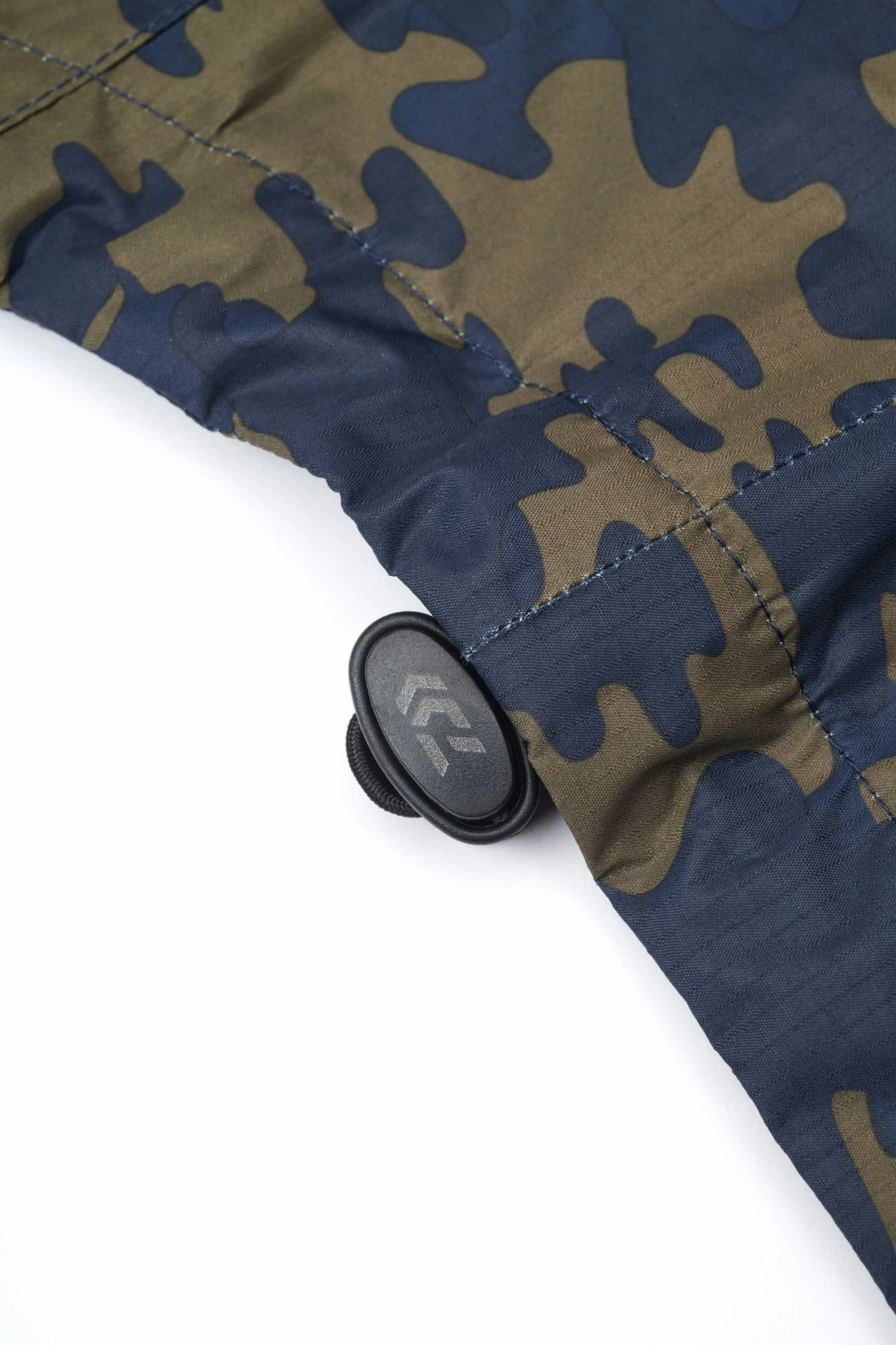 Daiwa Camo Zipped Waterproof Jacket 5 Daiwa Camo Zipped Waterproof Jacket - Image 5