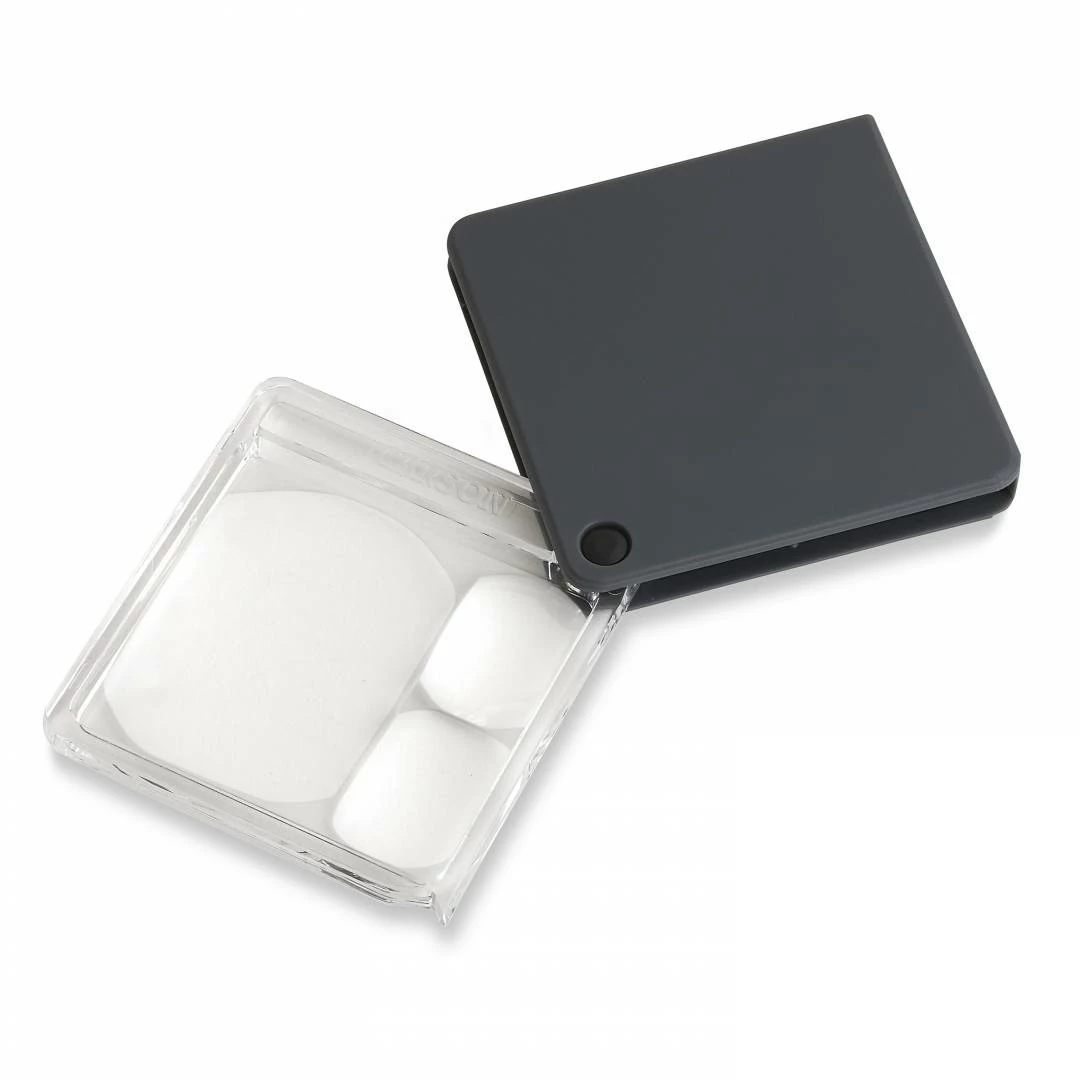 Carson MagniFlip Plus 2.5x/5x/7x Flip-Open Magnifier 1 Carson MagniFlip Plus 2.5x/5x/7x Flip-Open Magnifier