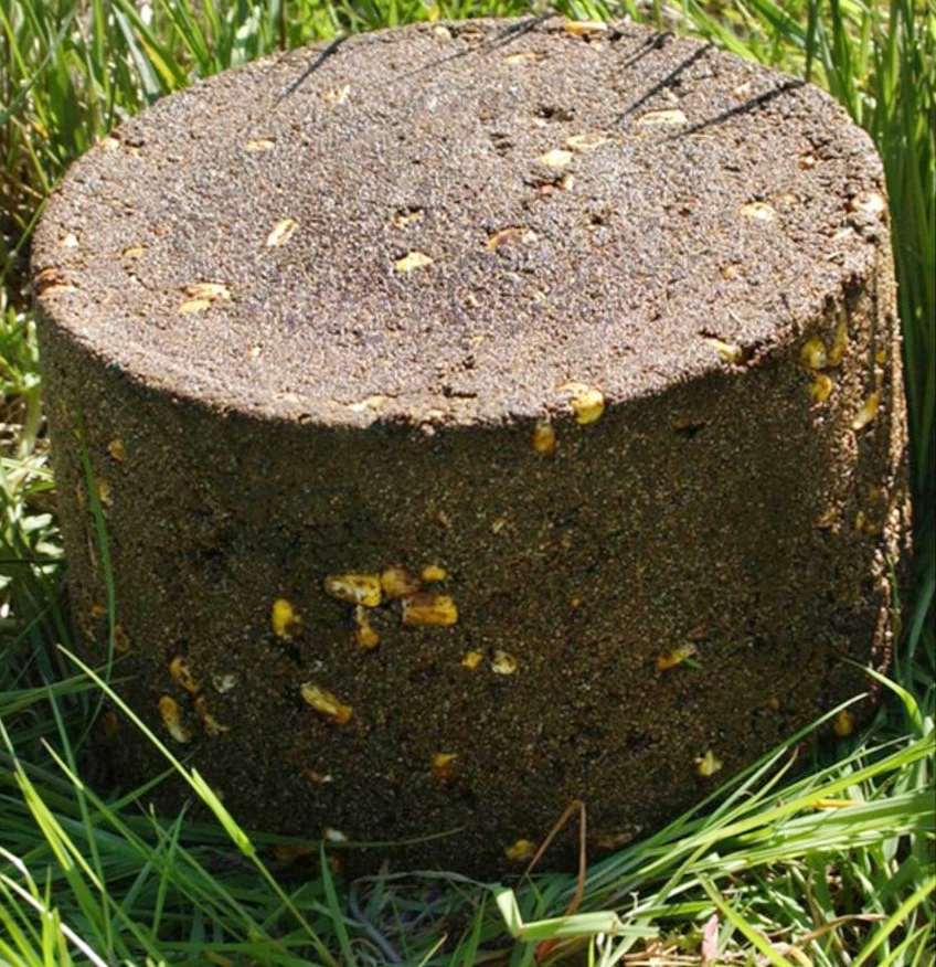 On Point Molasses Munchies 6kg Deer Attractant Food Block 2 On Point Molasses Munchies 6kg Deer Attractant Food Block - Image 2