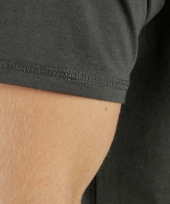 Seeland Outdoor 2-pack T-Shirt Raven + Pine Green -Glasgow Angling outdoor 2 pack t shirt closeup 2